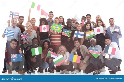 Foto di persone di diverse culture che si abbracciano o si stringono la mano