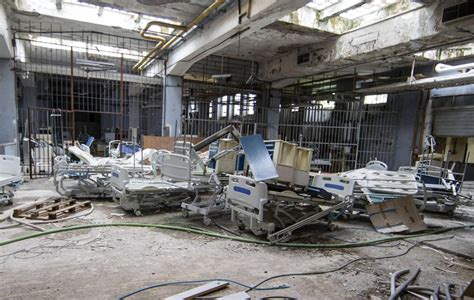 Foto dello stato attuale di degrado dell'ex Ospedale Forlanini