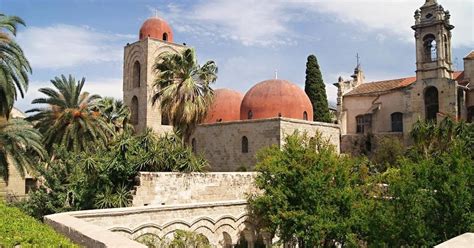 Foto panoramica del Complesso di San Giovanni degli Eremiti con le cupole rosse