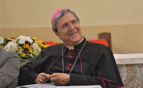 Ritratto di Mons. Francesco Savino, Vescovo di Cassano all'Jonio e Vice Presidente della CEI