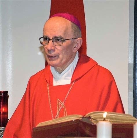 Foto di don Vittorino Zoia e don Luigi Stucchi durante la celebrazione del 50° anniversario di sacerdozio