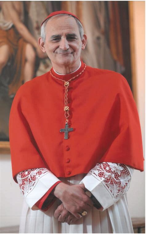 Foto del Cardinale Matteo Zuppi che presiede il rosario