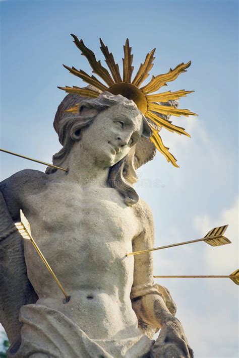 Rappresentazione pittorica di San Sebastiano trafitto da frecce
