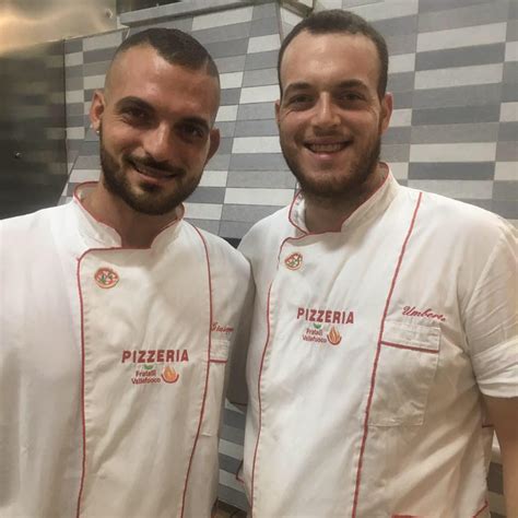 Interno curato e pulito della pizzeria Vallefuoco