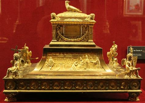 Nuovo reliquiario della Santa Ampolla nel Palazzo del Tau