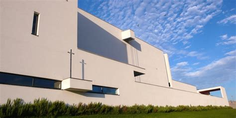 Esterno della Chiesa Gesù Redentore a Porto San Giorgio