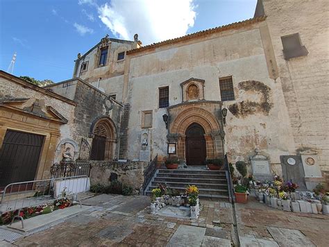 Veduta esterna del Convento di Santa Maria di Gesù a Palermo