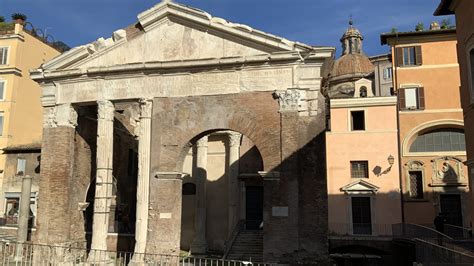 foto del Portico d'Ottavia a Roma