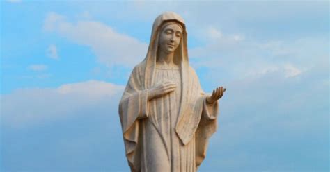 Foto della statua della Madonna a Medjugorje