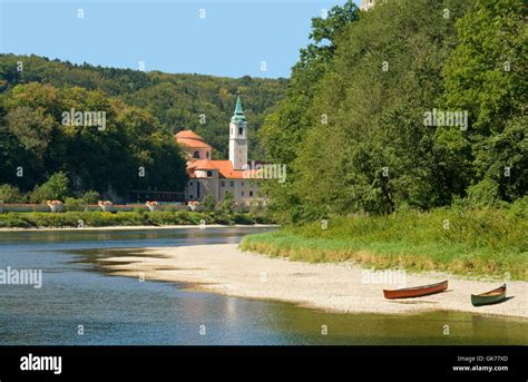 Interno della Taverna del Monastero di Weltenburg con vista sul Danubio