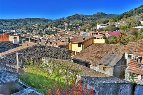 Veduta panoramica di Santu Lussurgiu, borgo medievale