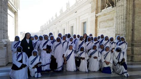 Iconico sari bianco e blu delle Missionarie della Carità