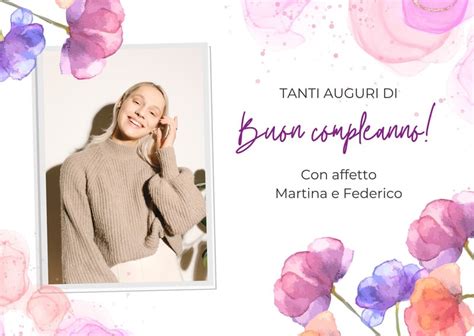Foto di un biglietto di auguri per l'onomastico con design elegante e busta