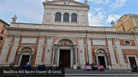 Facciata della Chiesa del Sacro Cuore di Gesù in Via Aldo Moro