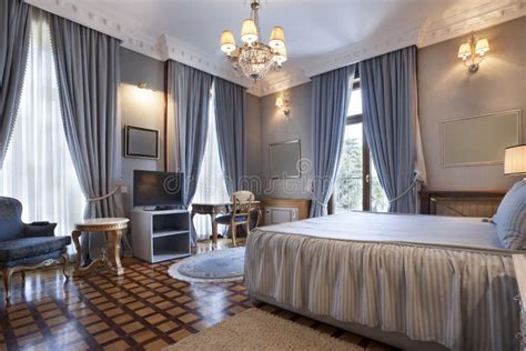 Interno di una camera classica dell'Hotel Alessandra con arredi tradizionali