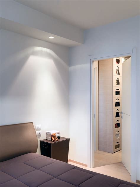 Interno di una camera nell'Istituto Mons. L. Biraghi, con attenzione all'arredamento e al bagno personale