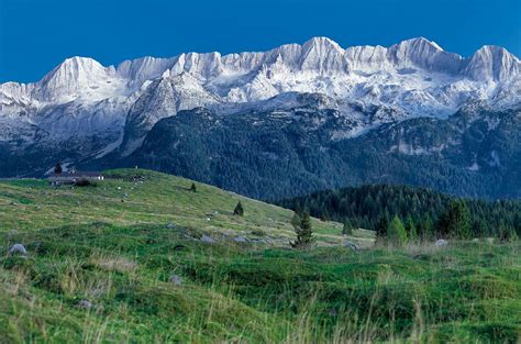 Foto panoramica delle Alpi Giulie o di un borgo storico del Friuli Venezia Giulia