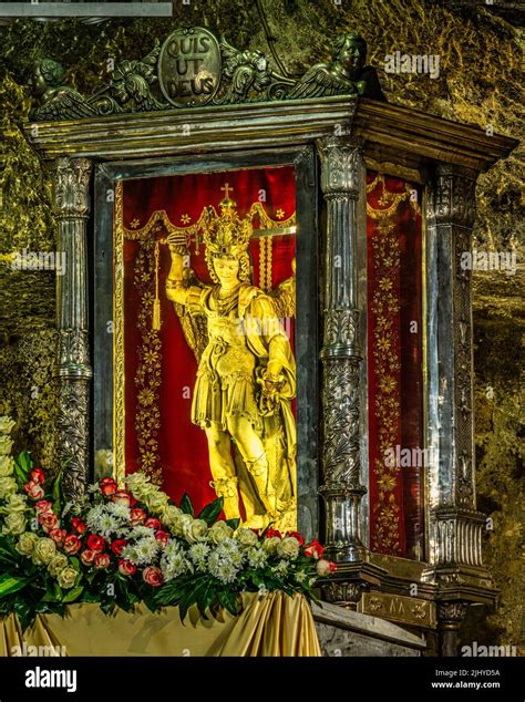 Statua di San Michele Arcangelo scolpita dal Sansovino
