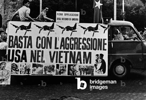 Foto di manifestazioni anti-imperialiste in America Latina