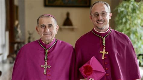 Ritratto ufficiale o foto di Monsignor Flavio Pace