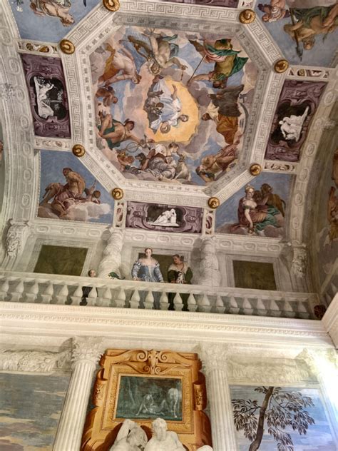 Affreschi interni di Villa Pisani-Serena, stile veronesiano