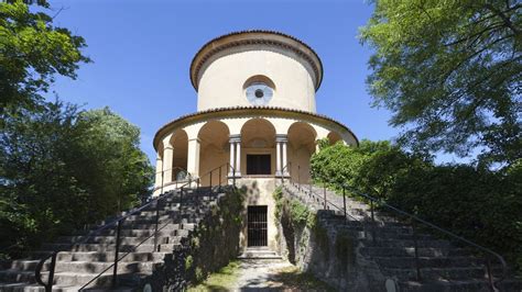 Panoramica del Sacro Monte di Crea con le sue cappelle immerse nel paesaggio monferrino