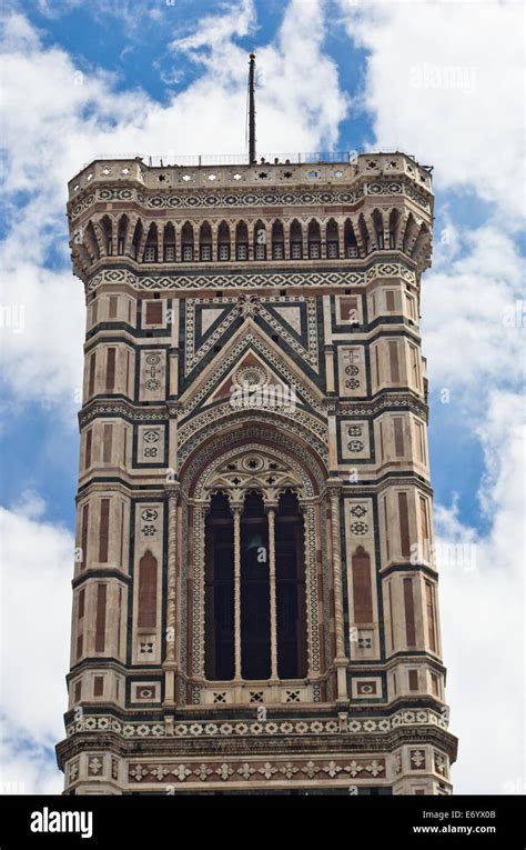 Dettaglio architettonico della torre campanaria del Santuario
