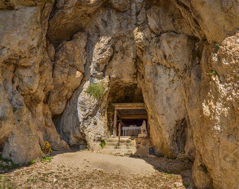 dipinto di Santa Filippa Mareri e le sue compagne nella grotta
