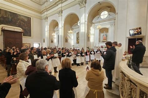 Chiesa del grembiule, rappresentazione simbolica di accoglienza e servizio