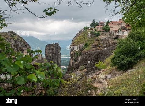 Foto di Kalambaka con i monasteri di Meteora sullo sfondo