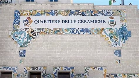 Foto panoramica del quartiere delle ceramiche di Grottaglie con le fornaci