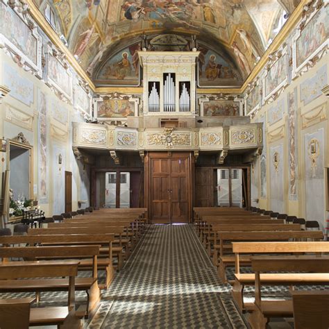 Interno della Chiesa della Santissima Trinità a Fatima