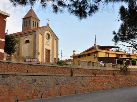 Foto della Chiesa di Stella Maris ad Arbatax con il campanile