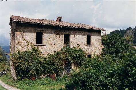 Foto panoramica dell'Agriturismo Miravalle e della sua struttura rurale