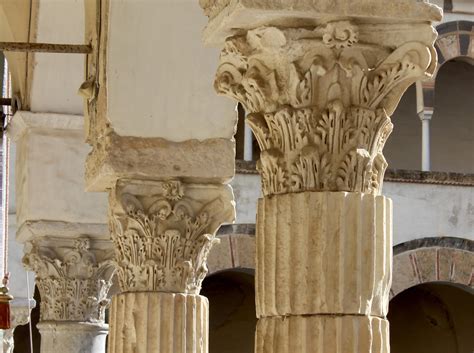 Dettaglio delle colonne corinzie e dell'architettura interna manierista, opera di Giulio Romano
