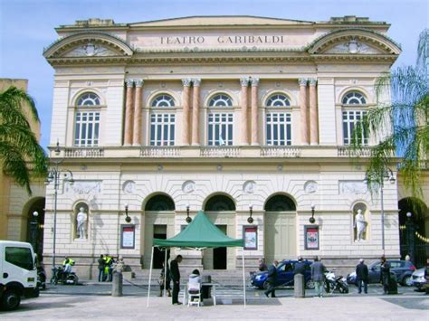 Foto storica del Teatro Garibaldi a Santa Maria Capua Vetere