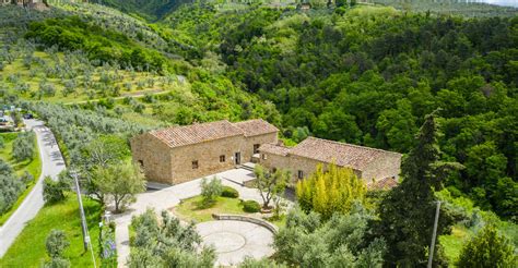 La casa natale di Lúcia ad Aljustrel, circondata da ulivi