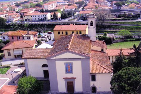Foto panoramica della Chiesa di Sant'Andrea Apostolo a Fornacette