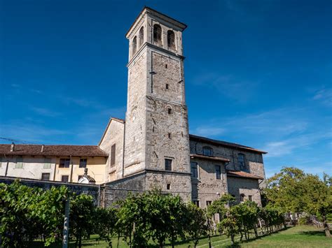 Monastero con architettura tradizionale a Modena
