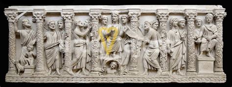 sarcofago di San Celso con rappresentazione della Traditio Legis