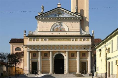 facciata della Chiesa dei Santi Pietro e Paolo ai Tre Ronchetti