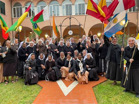 Stemma o simbolo della Congregazione delle Suore delle Poverelle