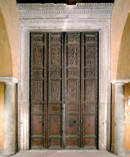 Porta lignea della Basilica di Santa Sabina con Cristo crocifisso senza croce