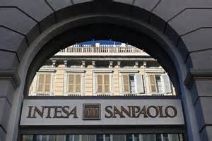 Foto della facciata di una filiale Intesa Sanpaolo a Santa Maria Capua Vetere