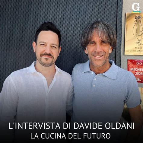 Foto di Peter Gomez che intervista Davide Oldani in studio