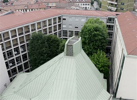 Foto dell'architettura esterna del Campus delle Scuole Preziosine di Monza