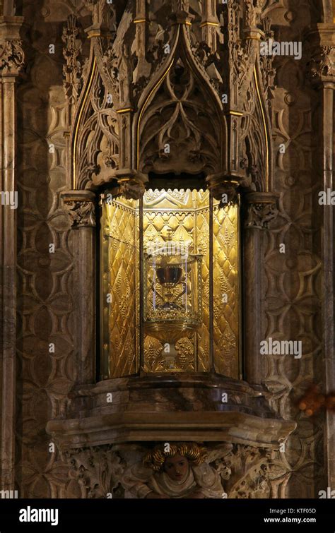 Immagine ravvicinata del Santo Calice conservato nella Cattedrale di Valencia