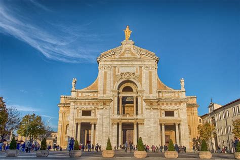 Veduta panoramica della Basilica di Santa Maria degli Angeli ad Assisi tramite webcam