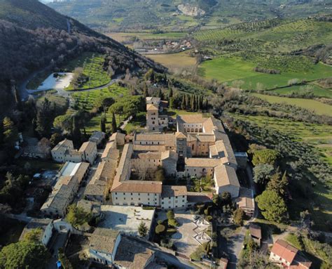 Abbazia di Farfa e paesaggio circostante