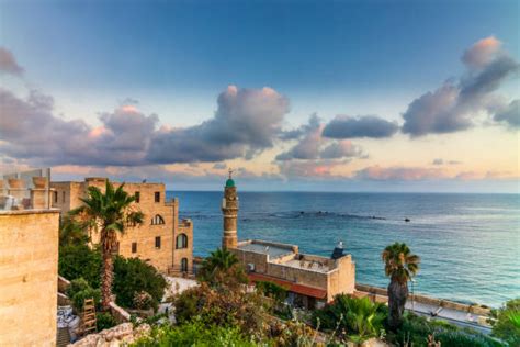 Panorama della Città Vecchia di Jaffa al tramonto con vista su Tel Aviv
